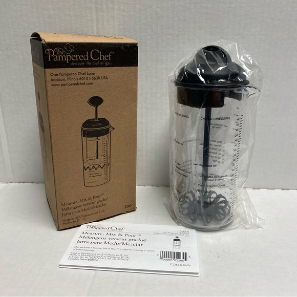 Pampered Chef Kitchen New Pampered Chef Measure Mix Pour Salad